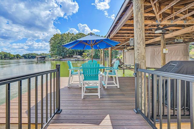 152 Windward Pointe DR, Moneta, VA 24121