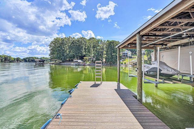 152 Windward Pointe DR, Moneta, VA 24121