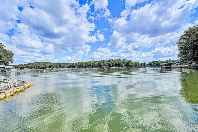 152 Windward Pointe DR, Moneta, VA 24121