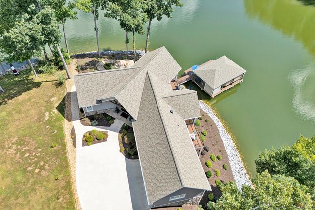 152 Windward Pointe DR, Moneta, VA 24121