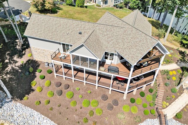 152 Windward Pointe DR, Moneta, VA 24121