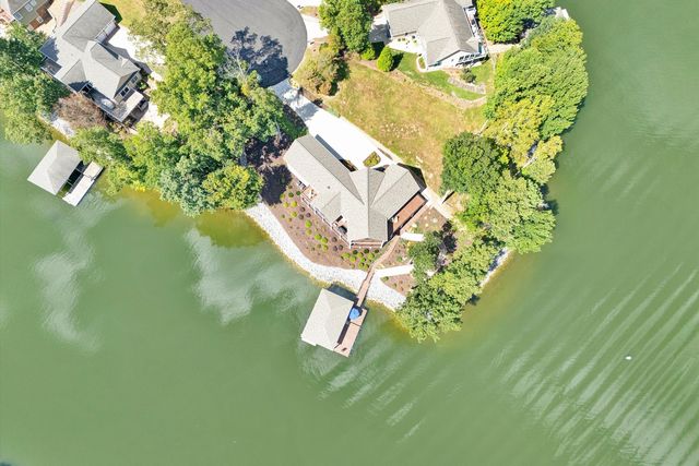 152 Windward Pointe DR, Moneta, VA 24121