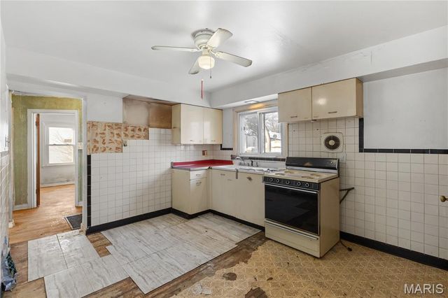 9201 Guthrie Avenue, Woodson Terrace, MO 63134