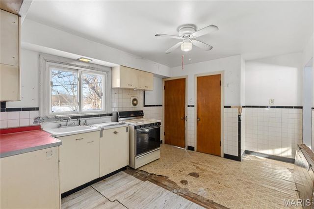 9201 Guthrie Avenue, Woodson Terrace, MO 63134