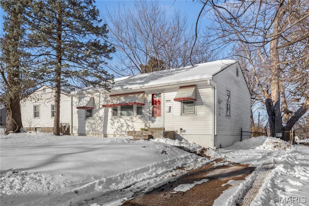 9201 Guthrie Avenue, Woodson Terrace, MO 63134