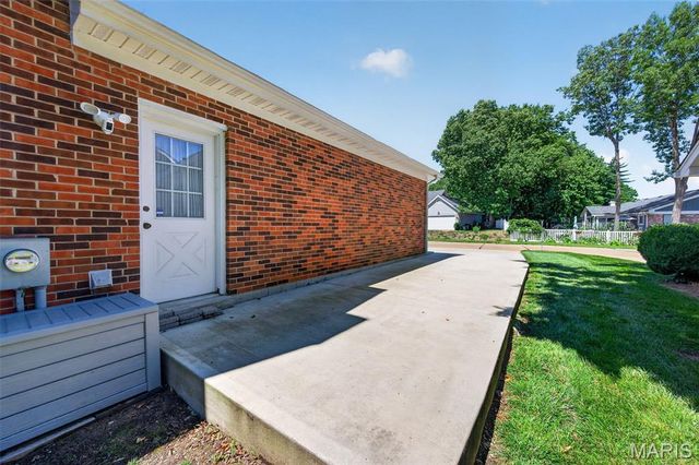 874 Sugar Hill Drive, Manchester, MO 63021