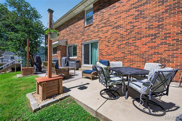 874 Sugar Hill Drive, Manchester, MO 63021