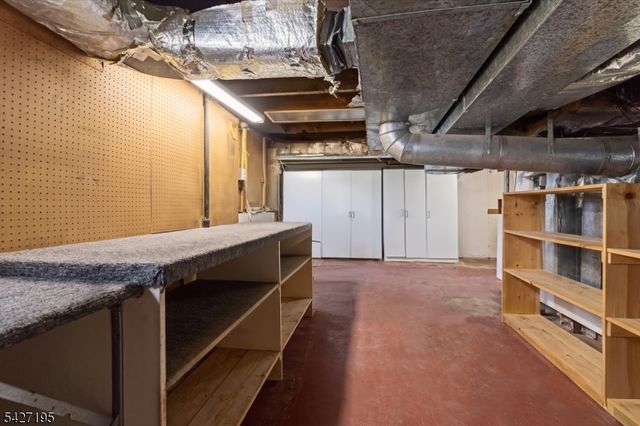 21 W Grant Ave, Roselle Park Boro, NJ 07204