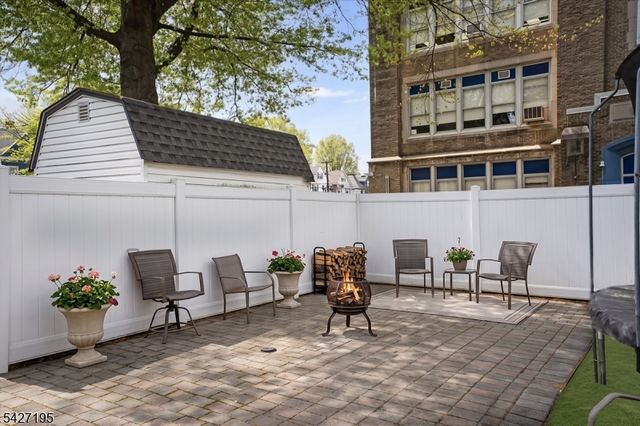 21 W Grant Ave, Roselle Park Boro, NJ 07204