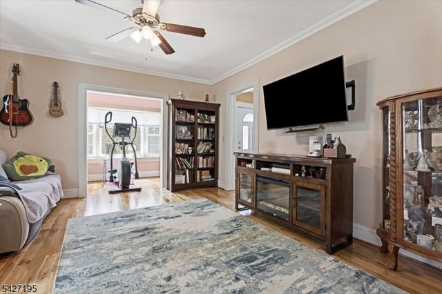 21 W Grant Ave, Roselle Park Boro, NJ 07204