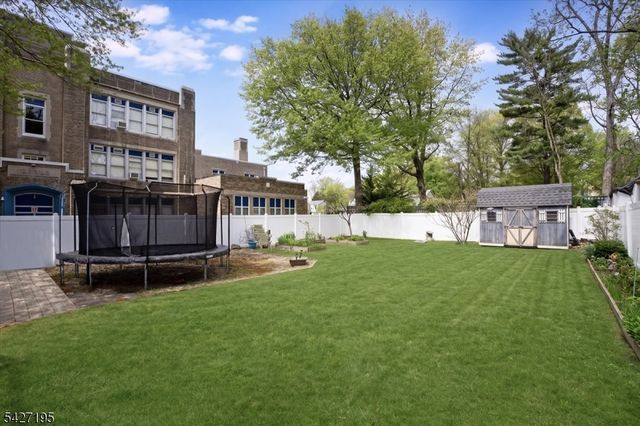 21 W Grant Ave, Roselle Park Boro, NJ 07204