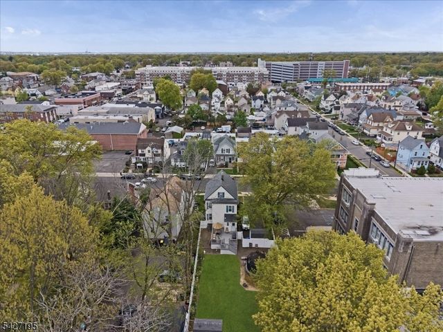 21 W Grant Ave, Roselle Park Boro, NJ 07204