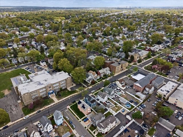 21 W Grant Ave, Roselle Park Boro, NJ 07204