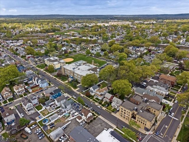 21 W Grant Ave, Roselle Park Boro, NJ 07204