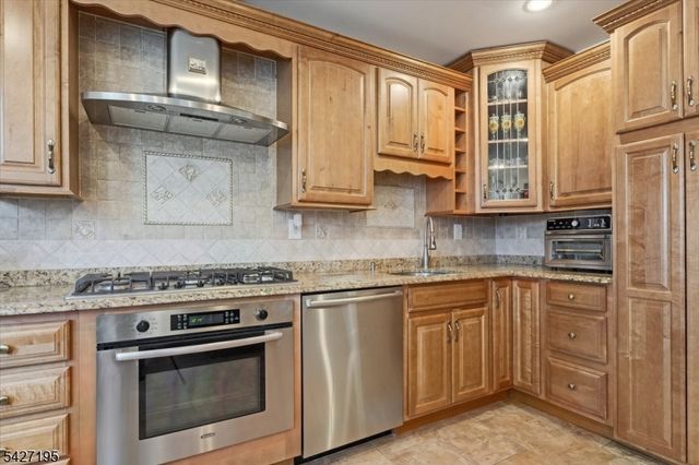 21 W Grant Ave, Roselle Park Boro, NJ 07204