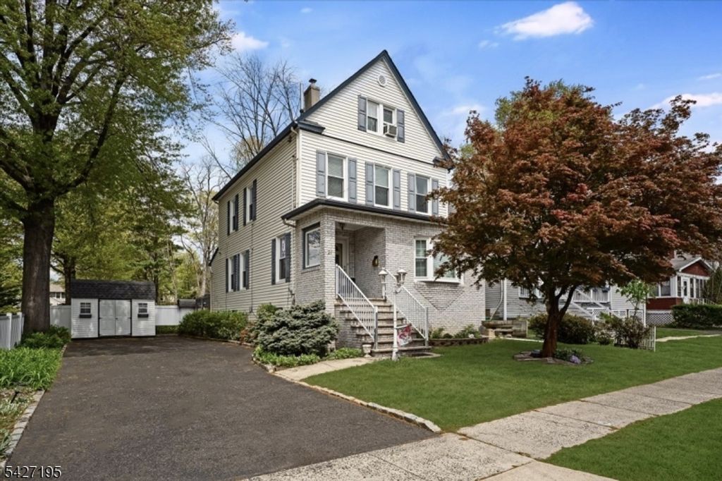 21 W Grant Ave, Roselle Park Boro, NJ 07204