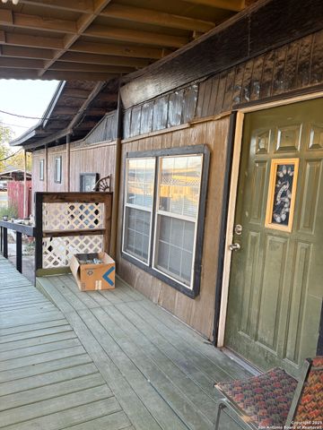 214 rodriguez, Del Rio, TX 78840