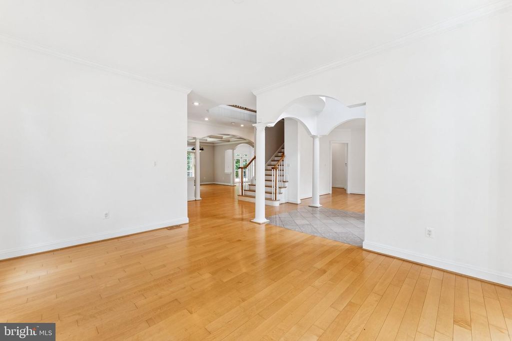 6504 DIVINE ST, Mclean, VA 22101