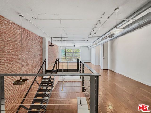 510 S Hewitt Street 102, Los Angeles, CA 90013