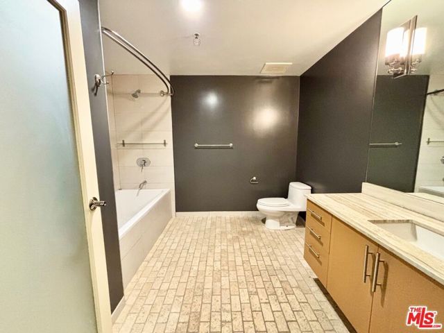 510 S Hewitt Street 102, Los Angeles, CA 90013