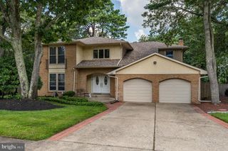 17 ACORN HILL DR, Voorhees, NJ 08043