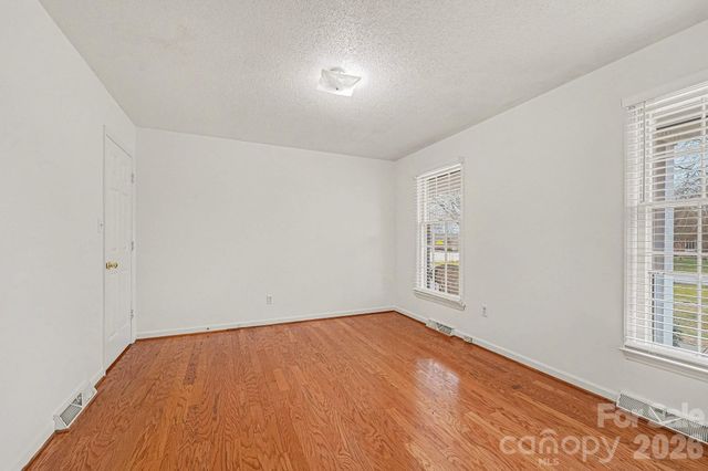 6905 Crandall Court, Clemmons, NC 27012