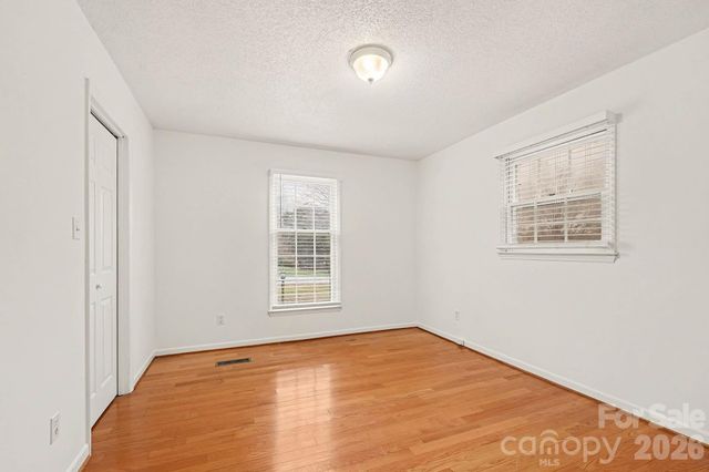 6905 Crandall Court, Clemmons, NC 27012