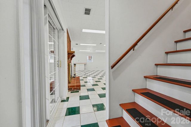 6905 Crandall Court, Clemmons, NC 27012