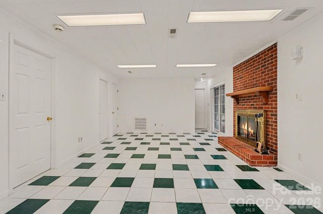 6905 Crandall Court, Clemmons, NC 27012