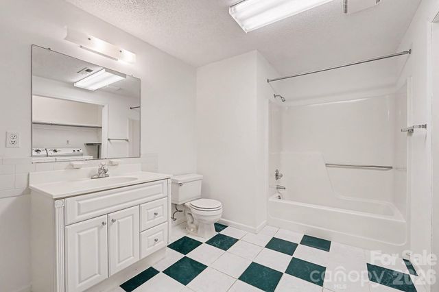 6905 Crandall Court, Clemmons, NC 27012