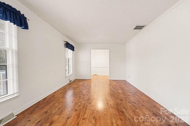 6905 Crandall Court, Clemmons, NC 27012