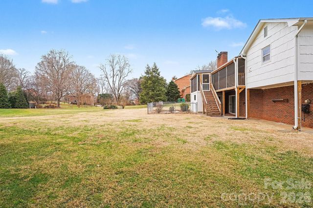 6905 Crandall Court, Clemmons, NC 27012