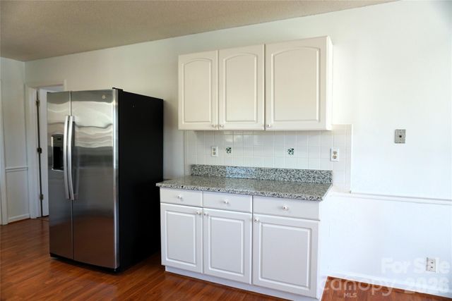 6905 Crandall Court, Clemmons, NC 27012