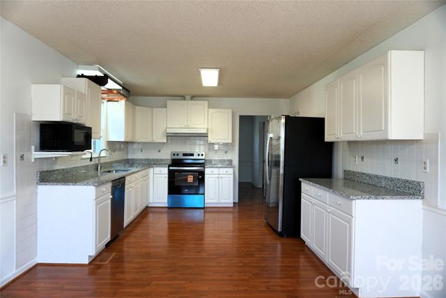 6905 Crandall Court, Clemmons, NC 27012