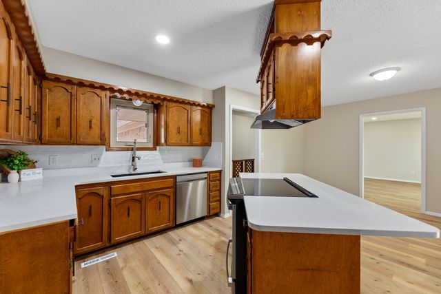 2125 N RIDGEWOOD ST, Wichita, KS 67208