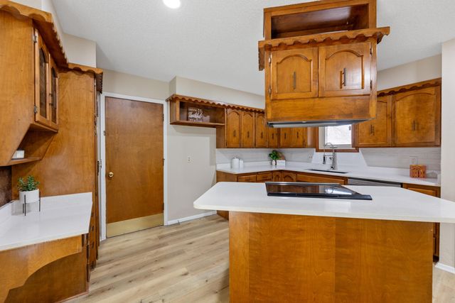 2125 N RIDGEWOOD ST, Wichita, KS 67208