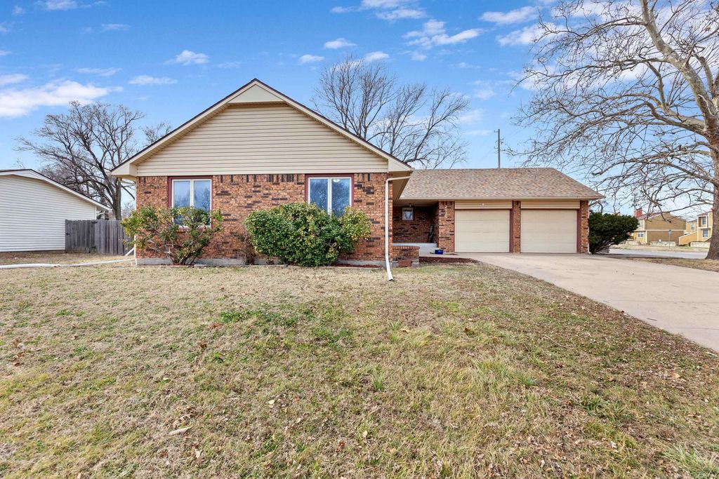 2125 N RIDGEWOOD ST, Wichita, KS 67208