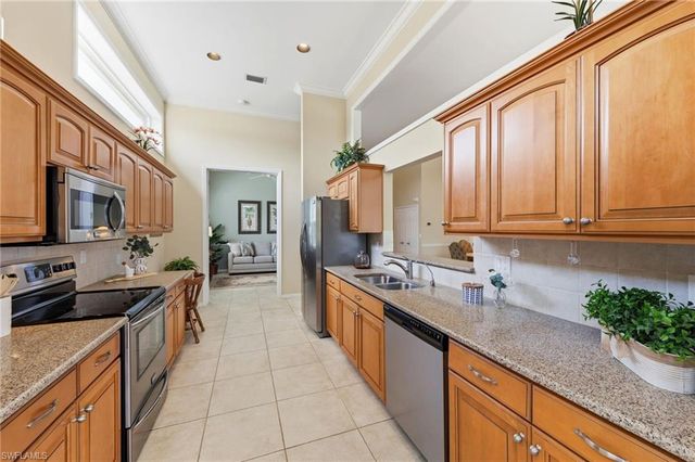 19427 Silver Oak DR, Estero, FL 33967