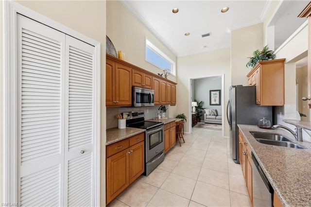 19427 Silver Oak DR, Estero, FL 33967