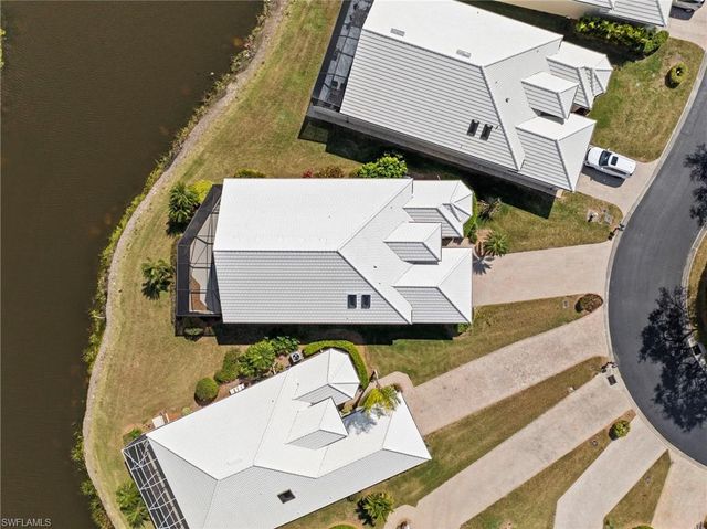 19427 Silver Oak DR, Estero, FL 33967