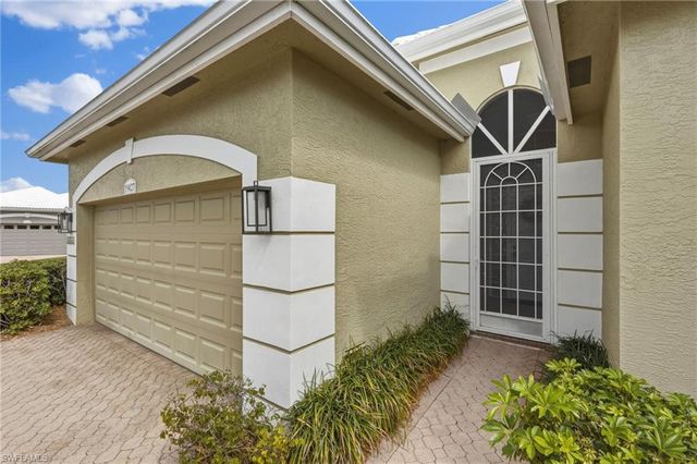 19427 Silver Oak DR, Estero, FL 33967