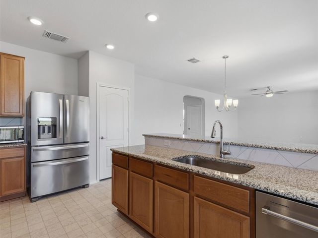 308 Linden ST, Bastrop, TX 78602