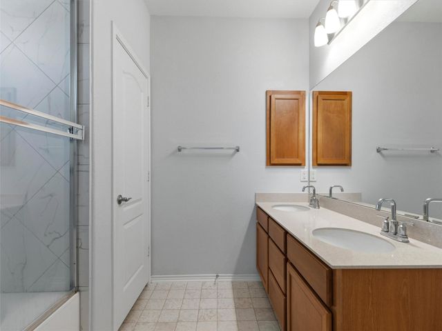 308 Linden ST, Bastrop, TX 78602