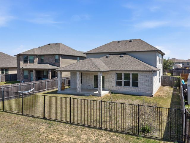 308 Linden ST, Bastrop, TX 78602