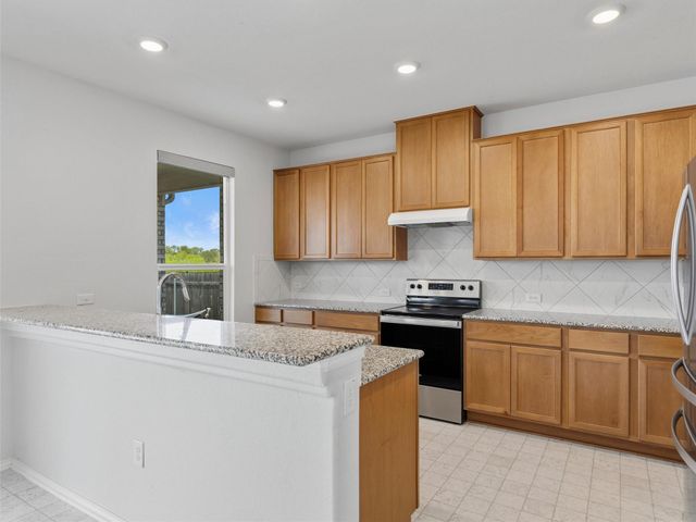 308 Linden ST, Bastrop, TX 78602