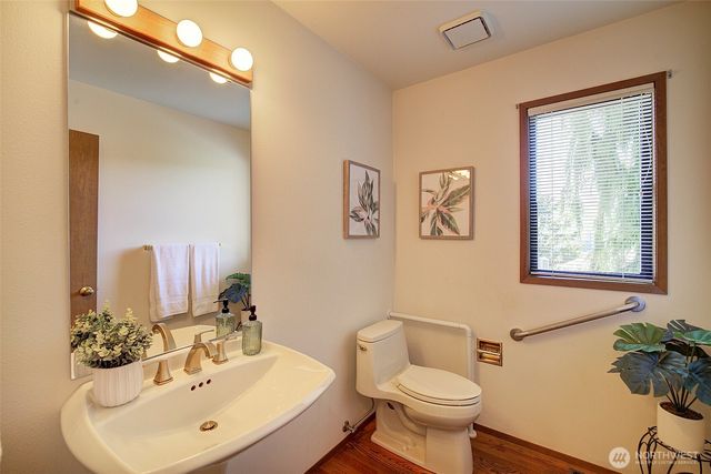 8211 128th Avenue SE, Newcastle, WA 98056