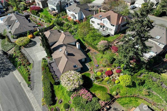 8211 128th Avenue SE, Newcastle, WA 98056