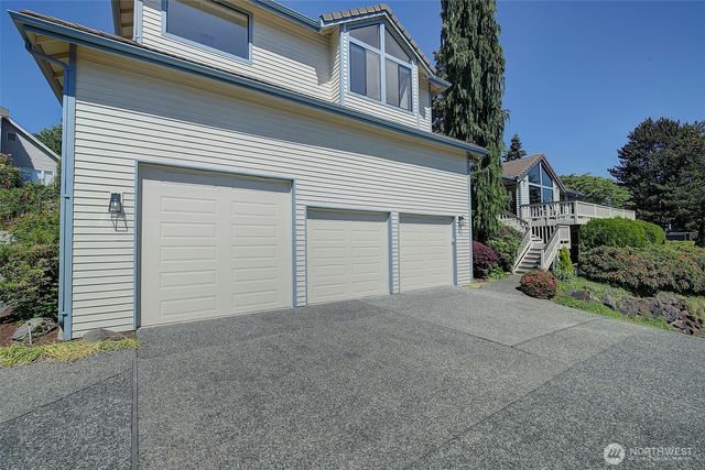 8211 128th Avenue SE, Newcastle, WA 98056