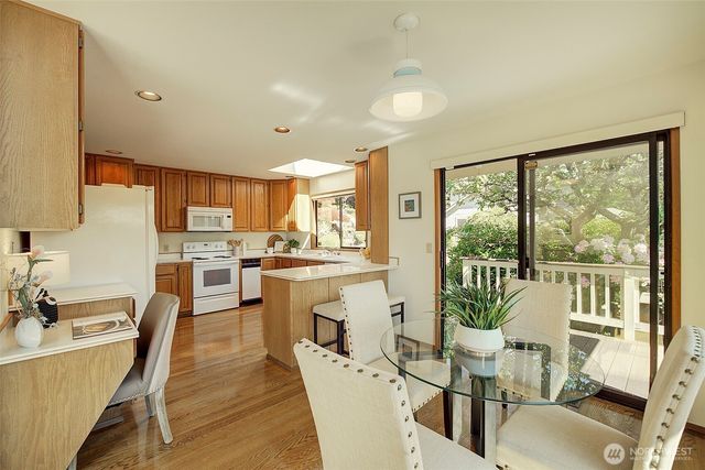 8211 128th Avenue SE, Newcastle, WA 98056