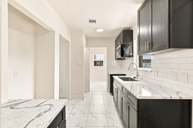 1825 Rosedale Street, Houston, TX 77004